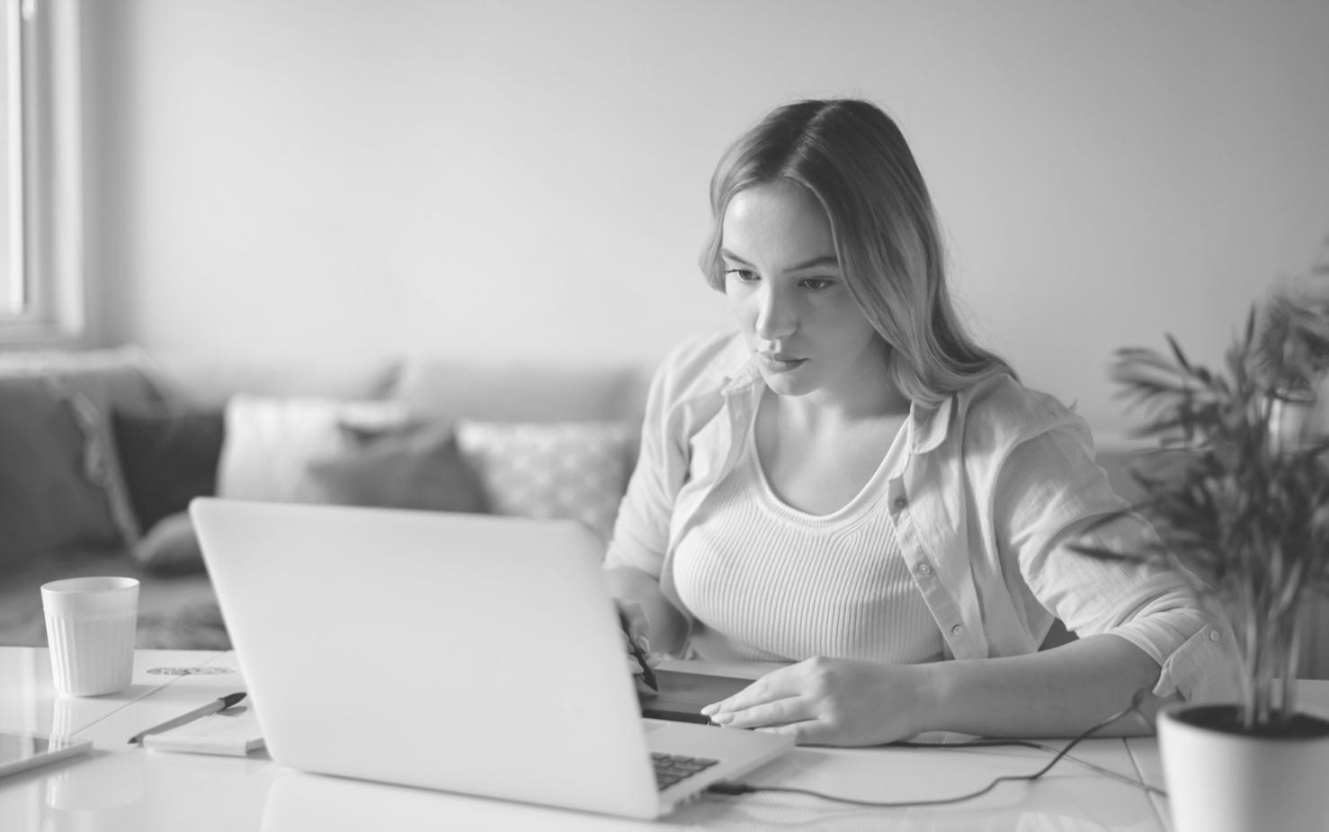 Sesión de formación financiera con instructor experto
